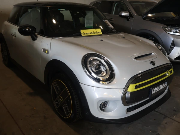 2020 Mini Hatch Cooper SE First Edition Electric Automatic FWD