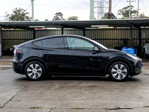 2023 Tesla Model Y Rear-Wheel Drive Panoramic Glass Roof Heated Seats