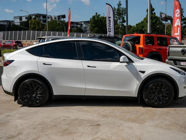 2023 Tesla Model Y Long Range AWD Electric