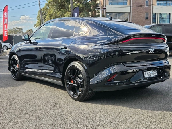 2025 Mg Im6 Performance Electric FWD Automatic