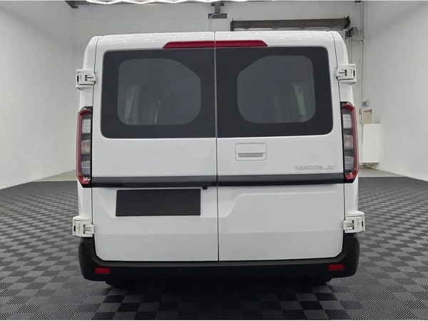 2026 Farizon SuperVan White Van Electric Automatic
