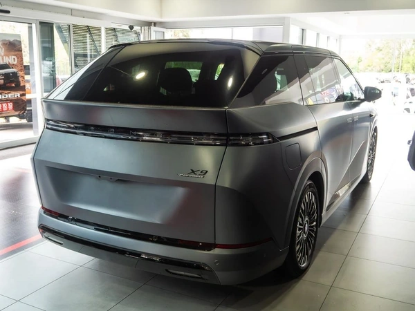2026 Xpeng X9 Performance 4WD Automatic