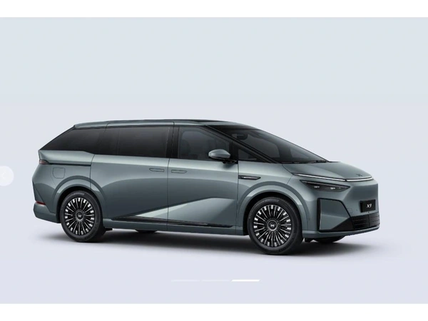 2026 Xpeng X9 Standard Range Electric Automatic