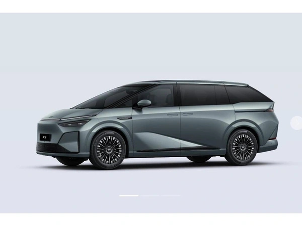 2026 Xpeng X9 Standard Range Electric Automatic