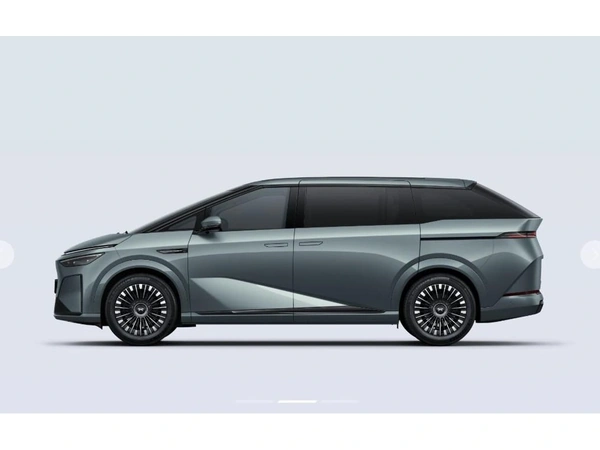 2026 Xpeng X9 Standard Range Electric Automatic