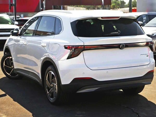 2025 MG MGS5 Essence 62 RWD Automatic