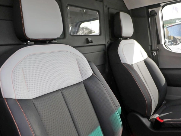 2026 Farizon SuperVan SWB Low Roof Electric Automatic