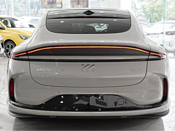 2026 Mg Im5 Premium P12L Electric Automatic RWD