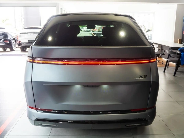2026 Xpeng X9 Performance AWD Automatic