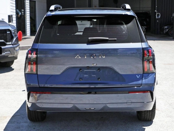 2026 Aion V Luxury Electric Automatic 4WD Extended Range Sunroof Interior Package