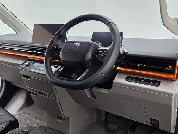 2025 Farizon SuperVan White Van Automatic Electric
