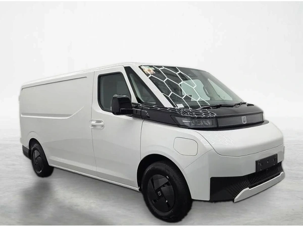 2026 Farizon SuperVan White Van Electric Manual