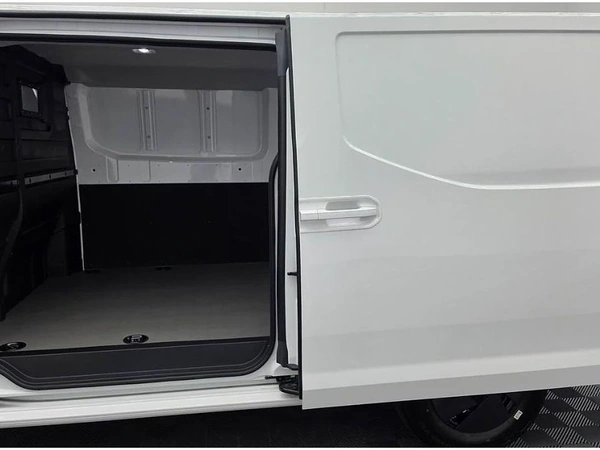 2026 Farizon SuperVan White Van Electric Manual