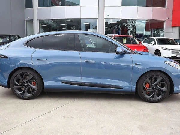 2025 MG IM6 Platinum AWD Automatic