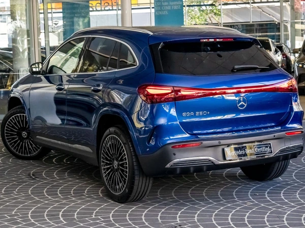 2025 Mercedes-Benz EQA250+ Electric Front Wheel Drive Sunroof