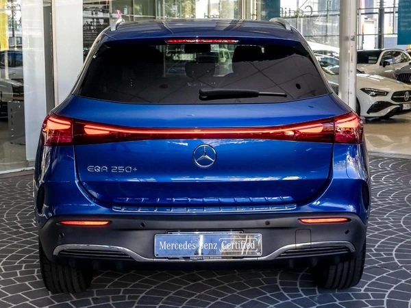 2025 Mercedes-Benz EQA250+ Electric Front Wheel Drive Sunroof