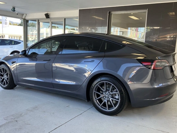 2020 Tesla Model 3 Standard Range Plus Rear Wheel Drive Automatic
